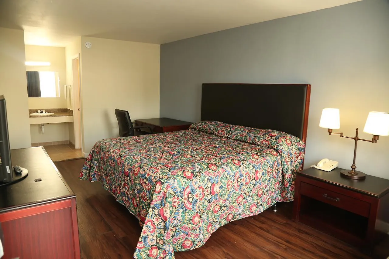 Economy Inn - Charlotte